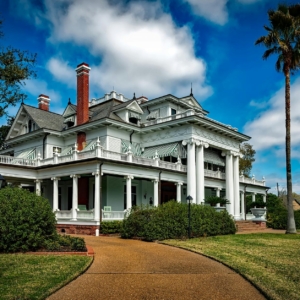 Captivating the Market: Crafting a Luxury Real Estate Marketing Plan for Off-Season Sales